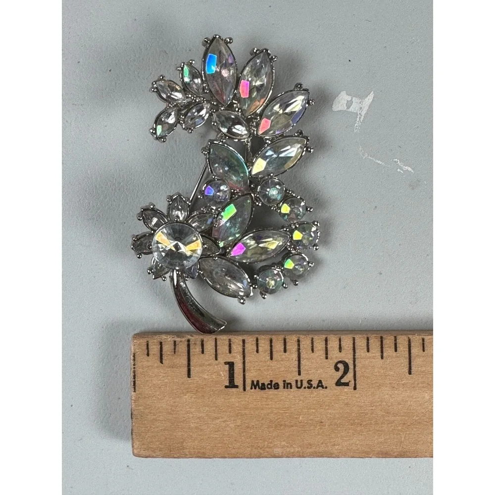 Vintage Clear Rhinestone Brooch Pin Silver Tone Statement Colors In‎ Light